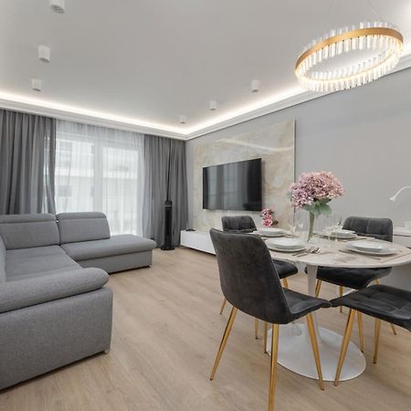 Elegant Apartment With Balcony By The Oder River In Wroclaw By Renters Prestige Breslávia Exterior foto