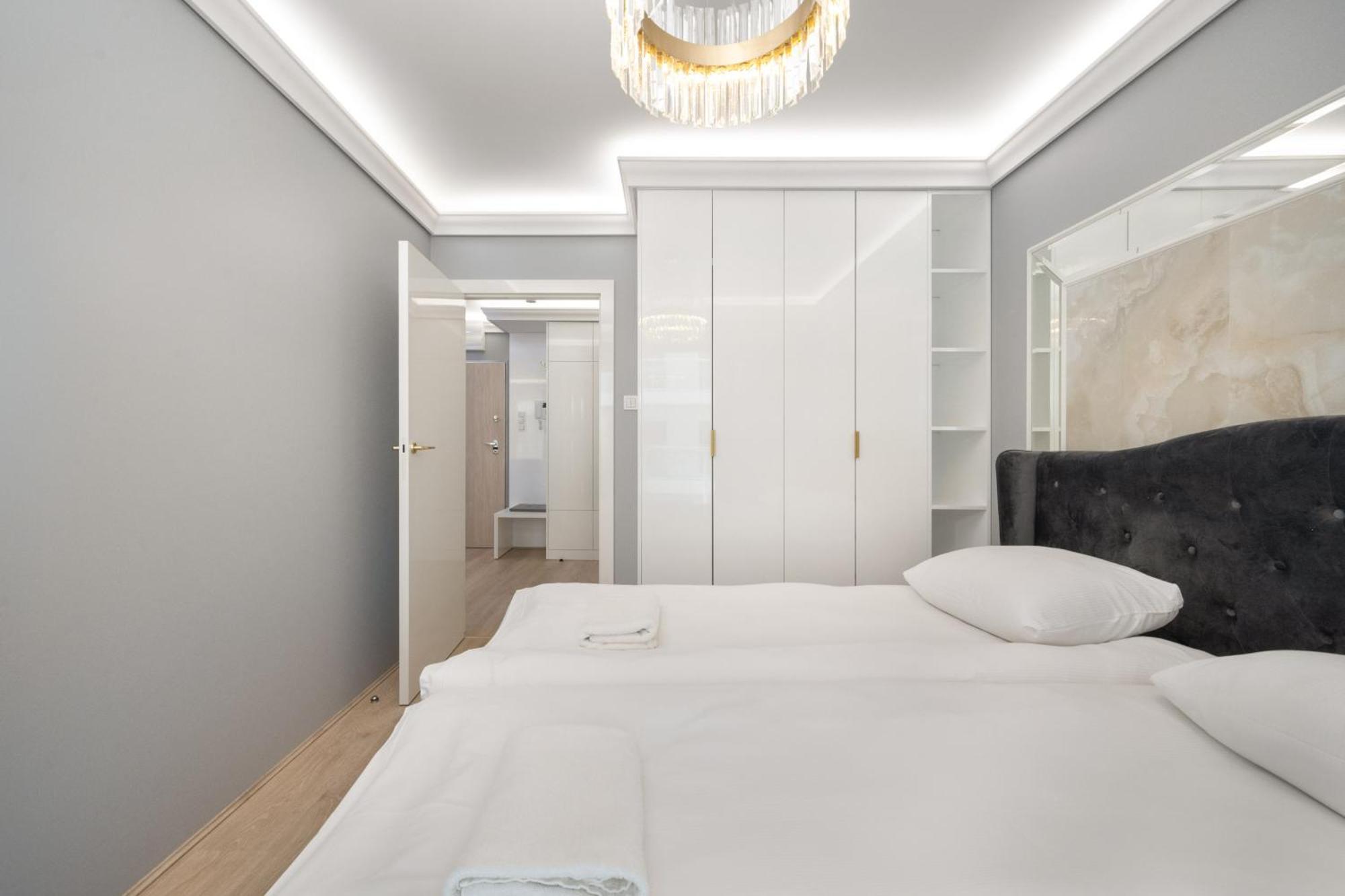 Elegant Apartment With Balcony By The Oder River In Wroclaw By Renters Prestige Breslávia Exterior foto