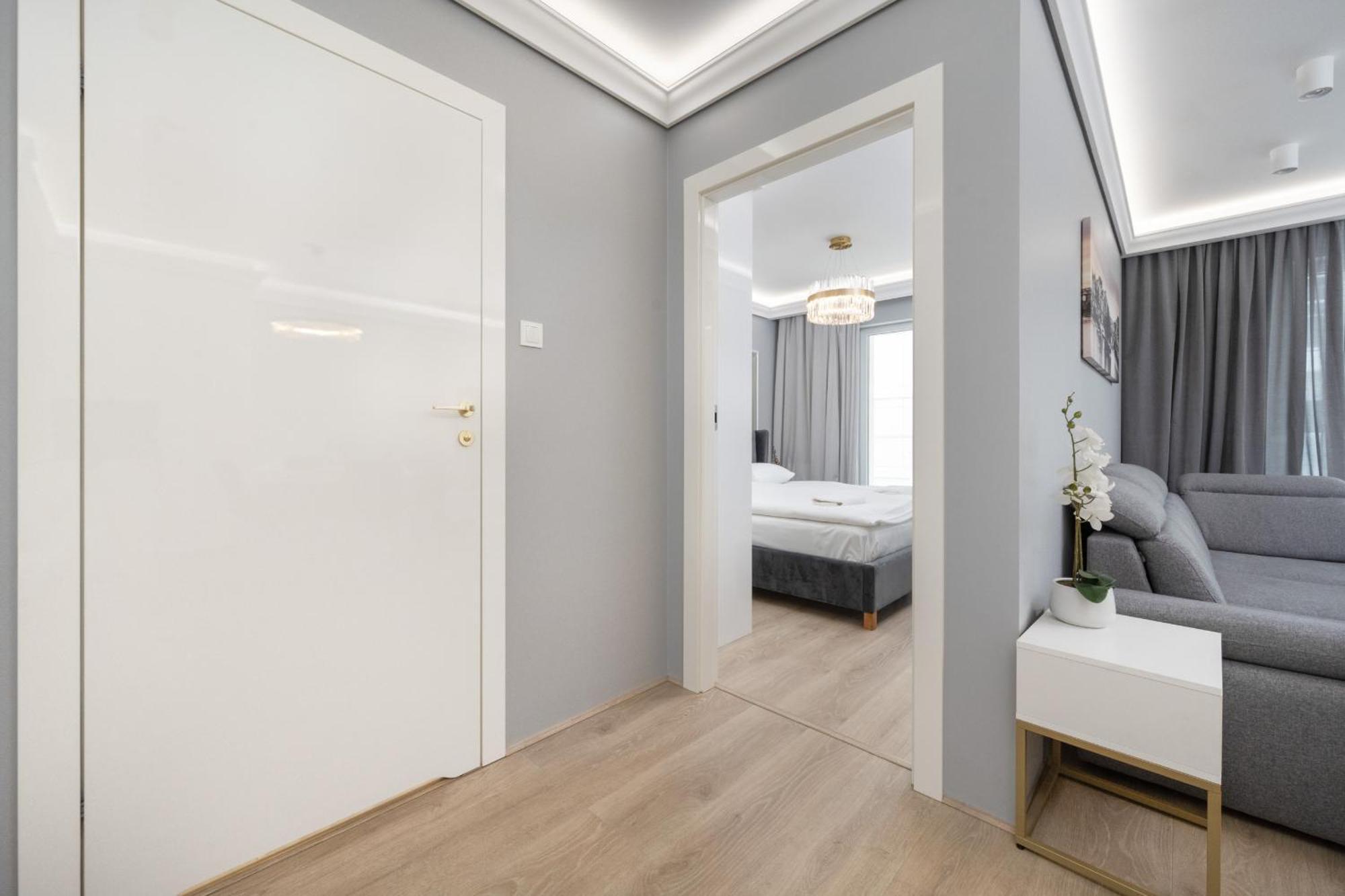 Elegant Apartment With Balcony By The Oder River In Wroclaw By Renters Prestige Breslávia Exterior foto