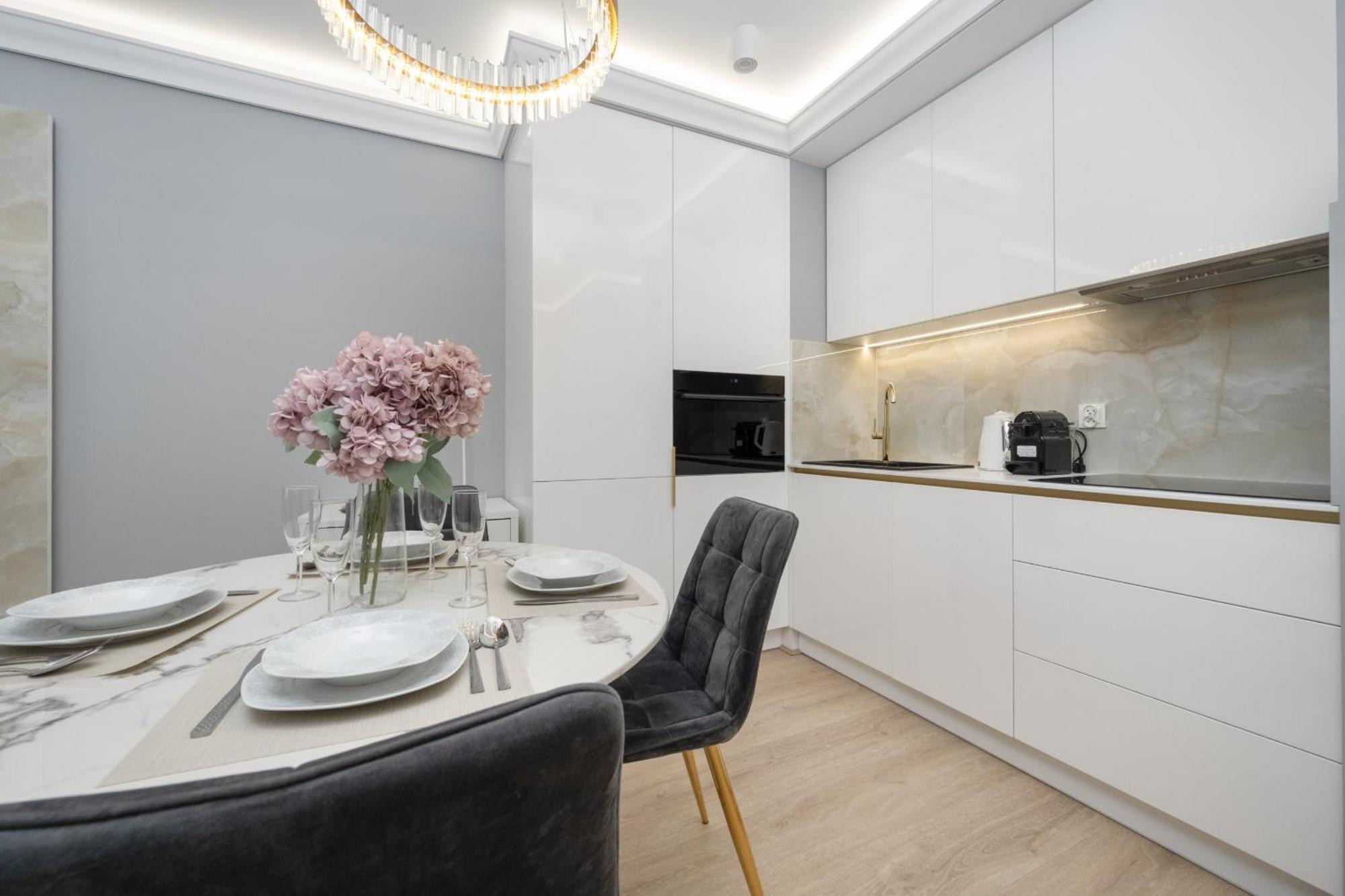 Elegant Apartment With Balcony By The Oder River In Wroclaw By Renters Prestige Breslávia Exterior foto