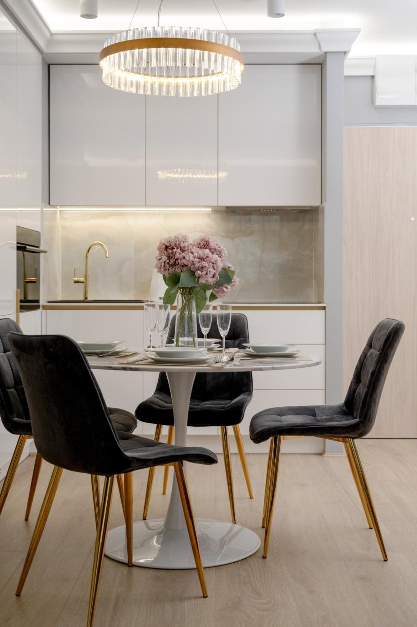 Elegant Apartment With Balcony By The Oder River In Wroclaw By Renters Prestige Breslávia Exterior foto