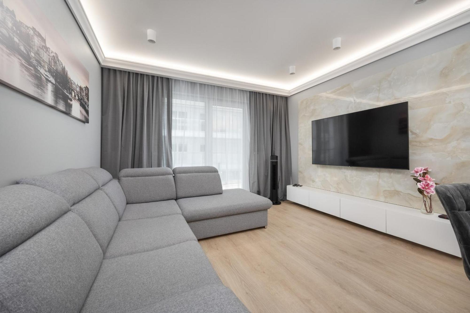 Elegant Apartment With Balcony By The Oder River In Wroclaw By Renters Prestige Breslávia Exterior foto